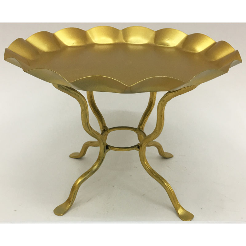 Round metal cake stand with curved steel legs