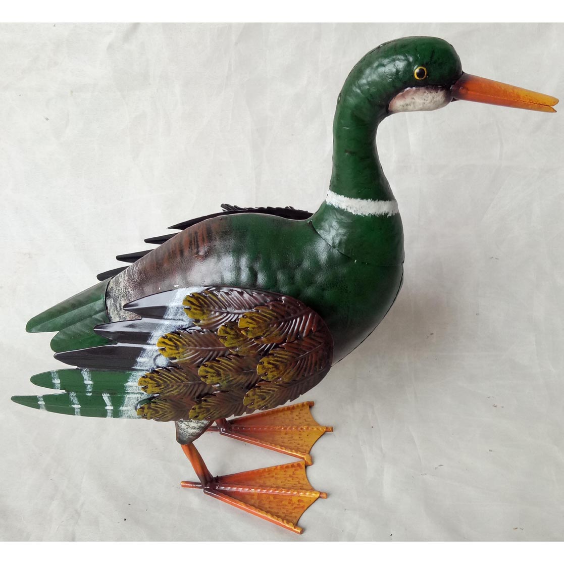 Hand-made metal garden decor duck ornament