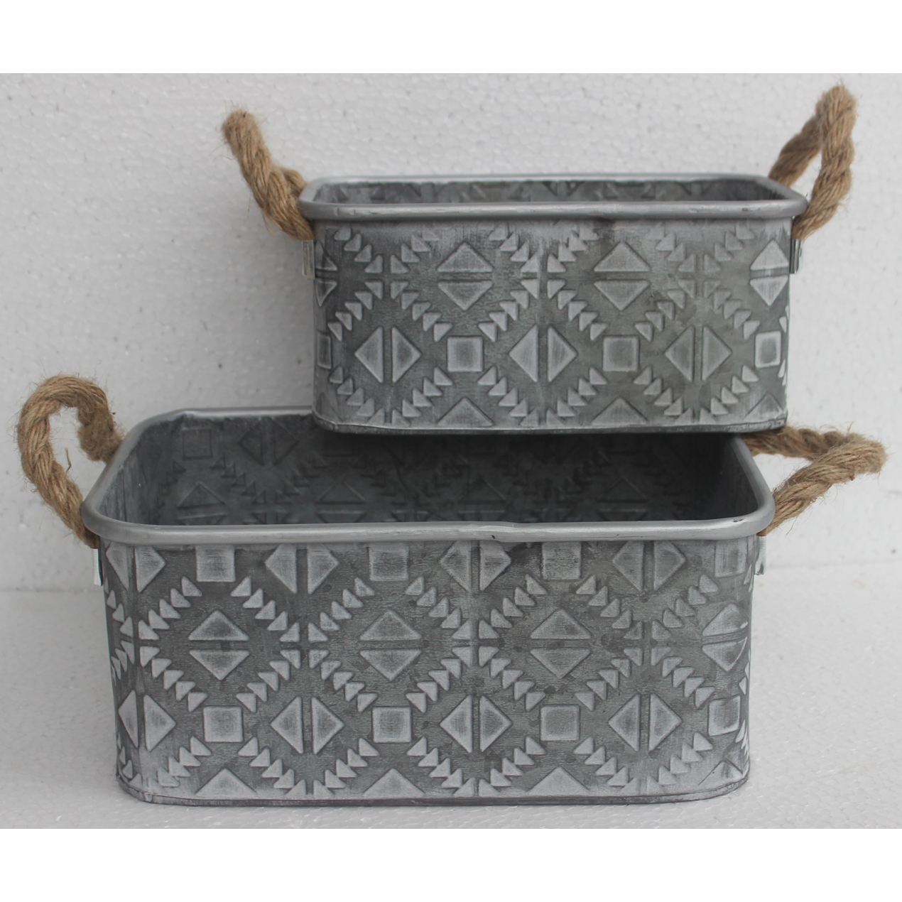 S/2 rectangular galvanised planter with rope handle