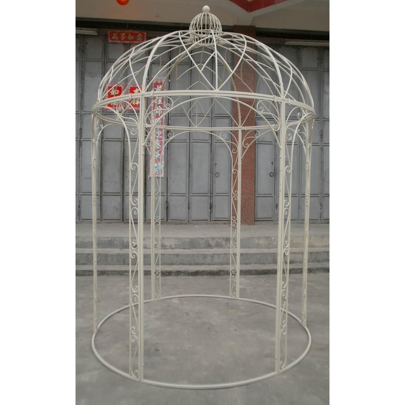 Round metal mongolian yurt with curved metal scroll & dome 