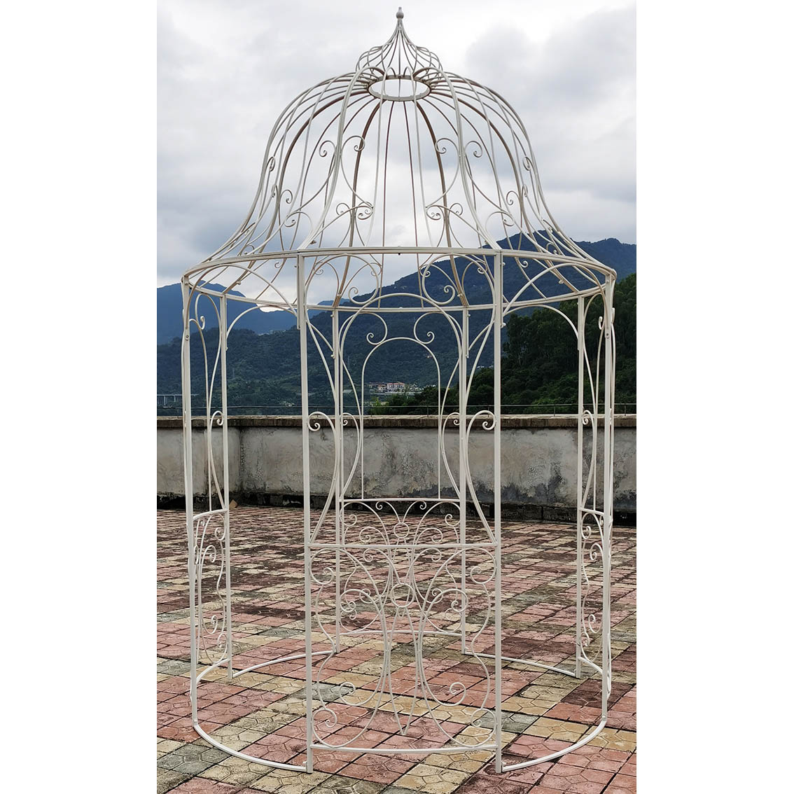 Round metal mongolian yurt with curved metal scroll & dome 