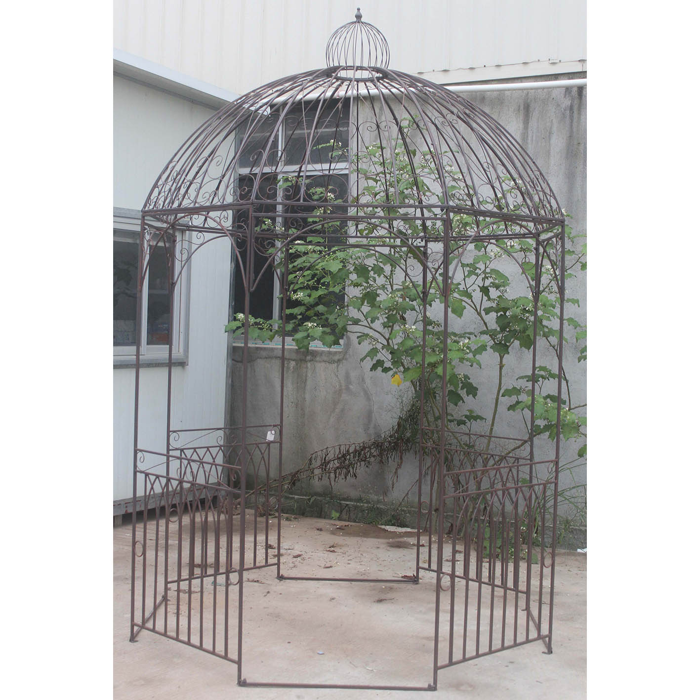 Octagonal metal mongolian yurt with curved metal scroll & dome